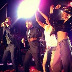 Miley Cyrus Joins Robin Thicke and Pharrell Williams Onstage to Sing 'Blurred Lines'